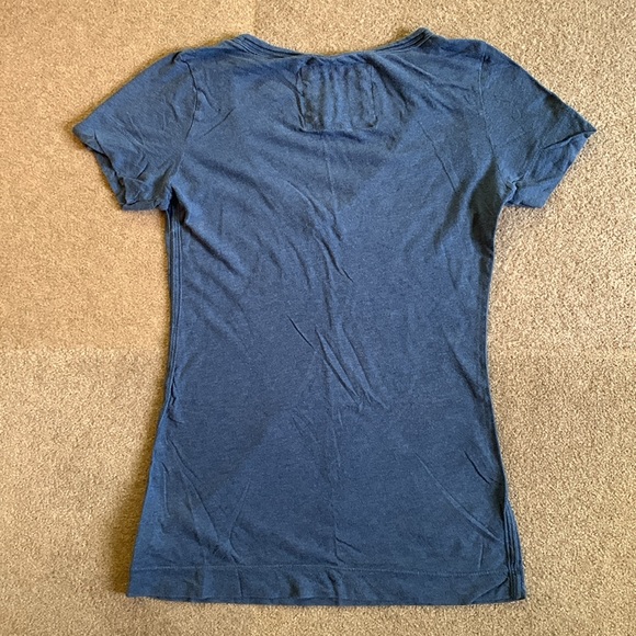 American Eagle Favorite T - Picture 2 of 5